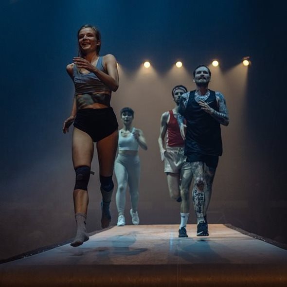 Cirk La Putyka: Runners