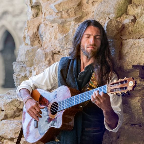 Estas Tonne