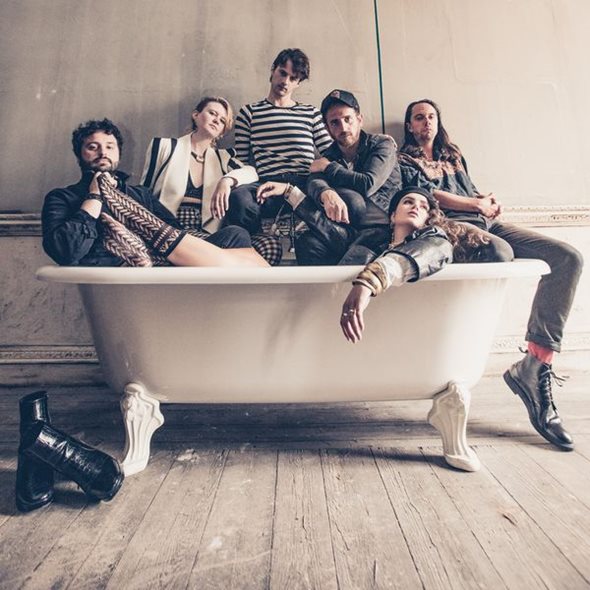 Holy Moly & The Crackers